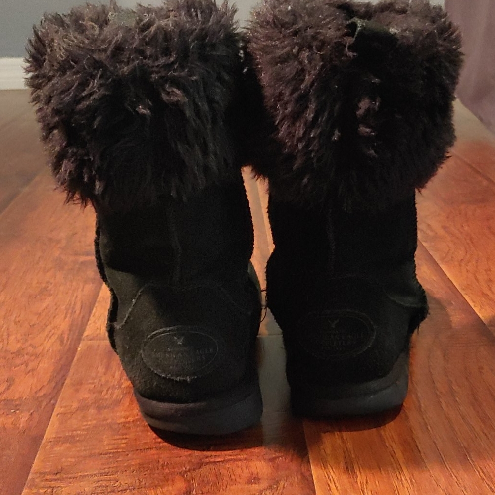 American Eagle fuzzy winter boots